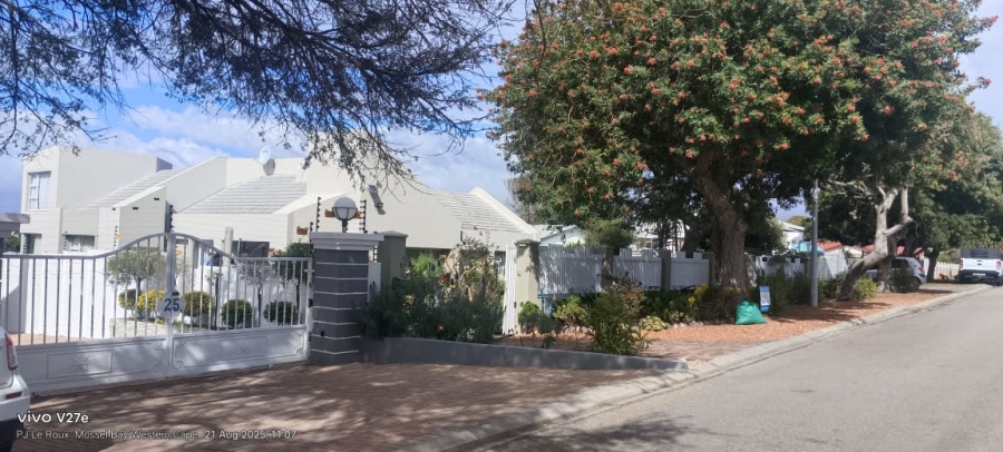 3 Bedroom Property for Sale in Hartenbos Central Western Cape